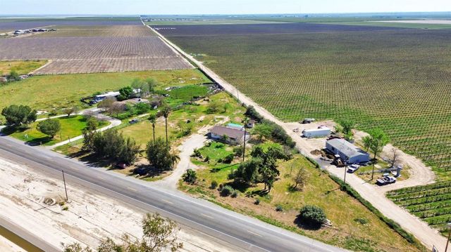 7990 S Mcmullin Grade, Fresno, CA 93706