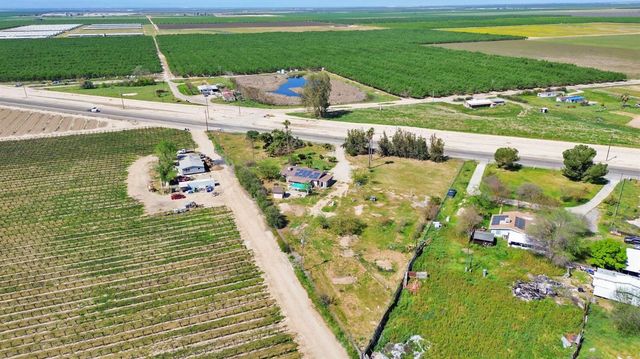 7990 S Mcmullin Grade, Fresno, CA 93706