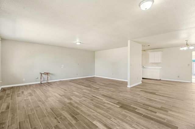 7990 S Mcmullin Grade, Fresno, CA 93706