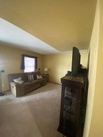 4814 COUNTY RD R, Oshkosh, WI 54902