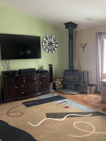 4814 COUNTY RD R, Oshkosh, WI 54902