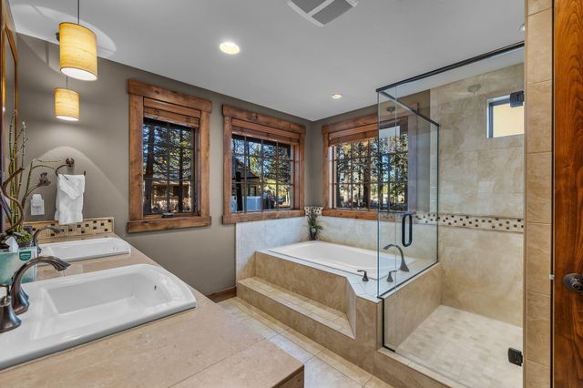 56504 Caldera Springs Court 30, Bend, OR 97707