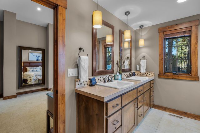 56504 Caldera Springs Court 30, Bend, OR 97707