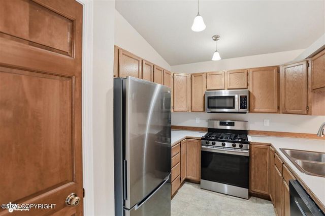 18660 Kings Point Circle, Eagle River, AK 99577