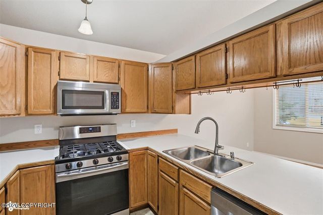 18660 Kings Point Circle, Eagle River, AK 99577