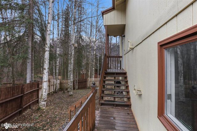 18660 Kings Point Circle, Eagle River, AK 99577