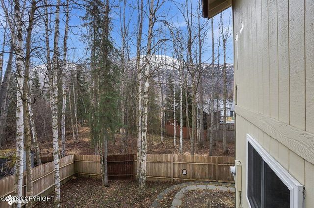 18660 Kings Point Circle, Eagle River, AK 99577