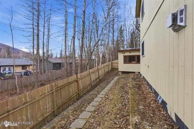 18660 Kings Point Circle, Eagle River, AK 99577