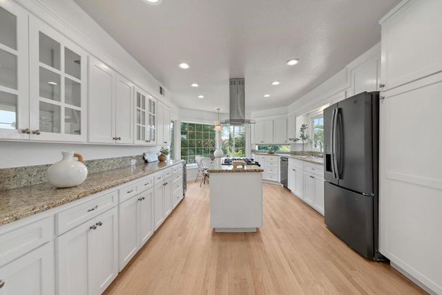 16057 Shannon Road, Los Gatos, CA 95032