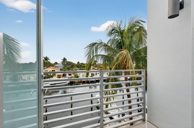 2743 NE 1st Street, Pompano Beach, FL 33062