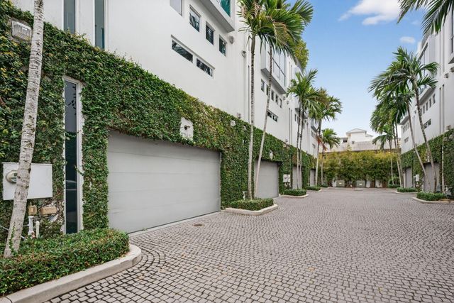 2743 NE 1st Street, Pompano Beach, FL 33062