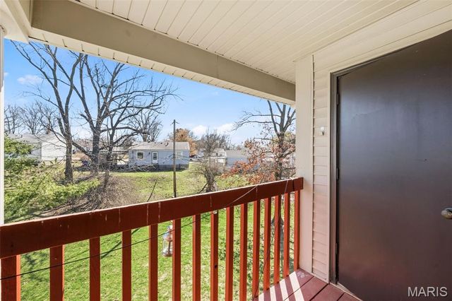 2560 Creve Coeur Mill Road 12, Maryland Heights, MO 63043