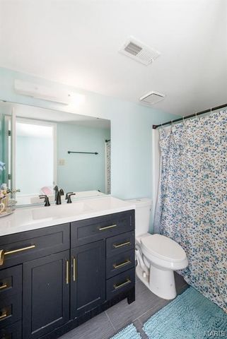 2560 Creve Coeur Mill Road 12, Maryland Heights, MO 63043