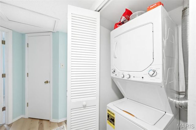 2560 Creve Coeur Mill Road 12, Maryland Heights, MO 63043