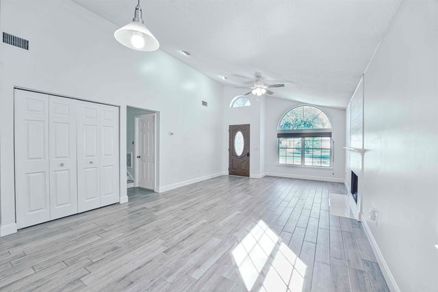303 D St, St Augustine, FL 32080