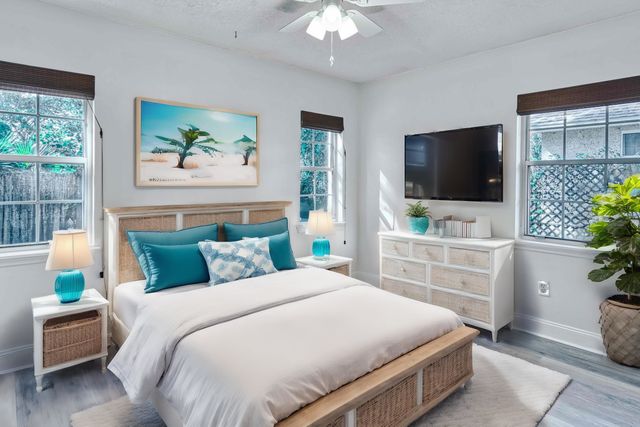 303 D St, St Augustine, FL 32080