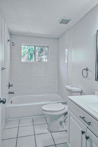 303 D St, St Augustine, FL 32080