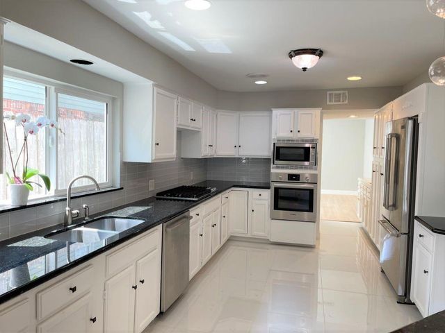 3605 Plumb Street, Houston, TX 77005