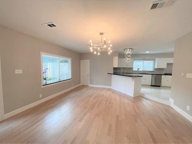 3605 Plumb Street, Houston, TX 77005