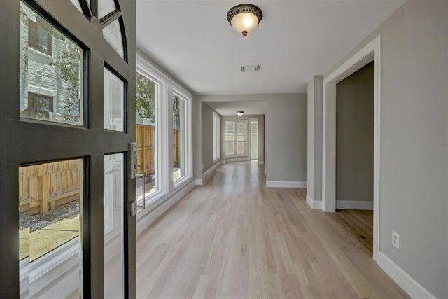 3605 Plumb Street, Houston, TX 77005