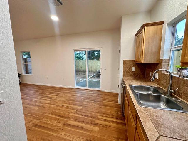 1122 Mansell Ave, Austin, TX 78721