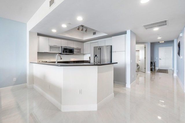 2650 Lake Shore Drive 1003, Riviera Beach, FL 33404