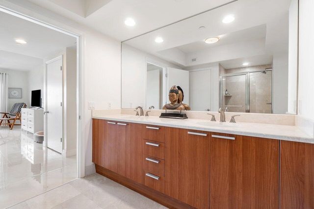 2650 Lake Shore Drive 1003, Riviera Beach, FL 33404