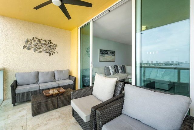 2650 Lake Shore Drive 1003, Riviera Beach, FL 33404