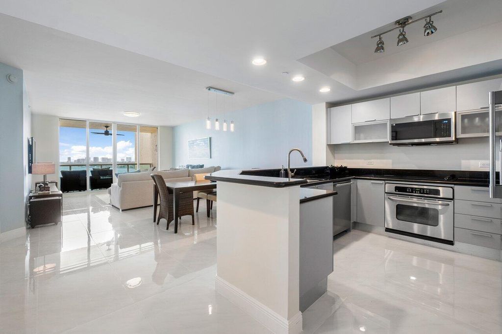 2650 Lake Shore Drive 1003, Riviera Beach, FL 33404