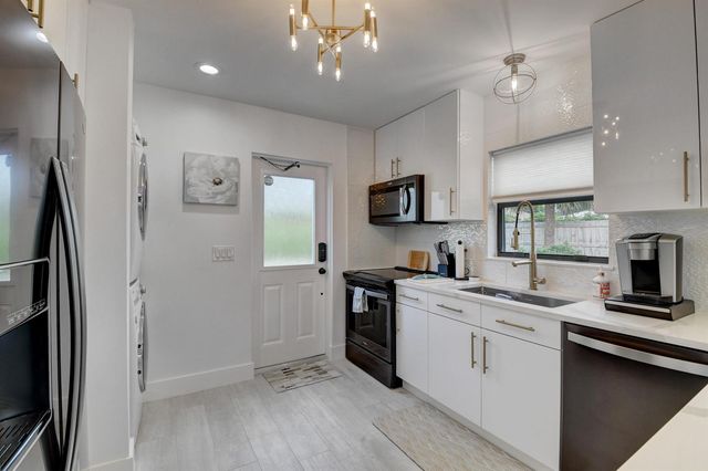 201 SE 7th Street, Delray Beach, FL 33483