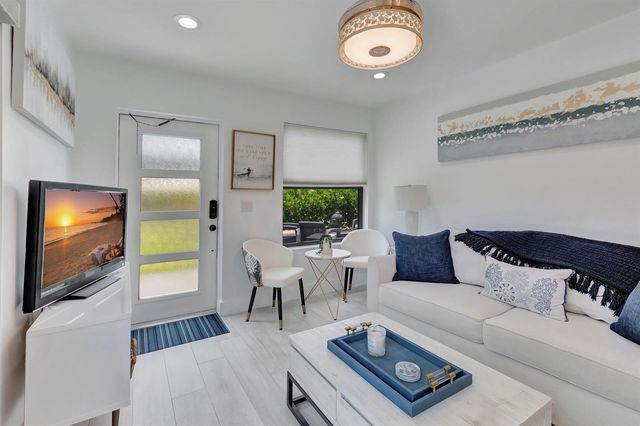 201 SE 7th Street, Delray Beach, FL 33483