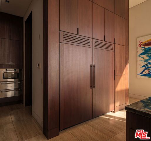 1305 Collingwood Place, Los Angeles, CA 90069