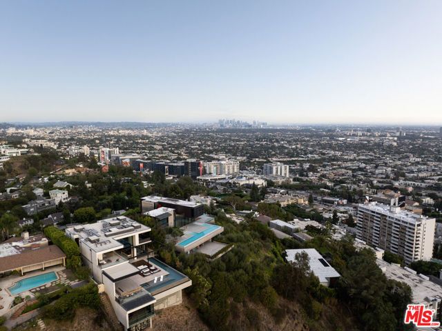 1305 Collingwood Place, Los Angeles, CA 90069