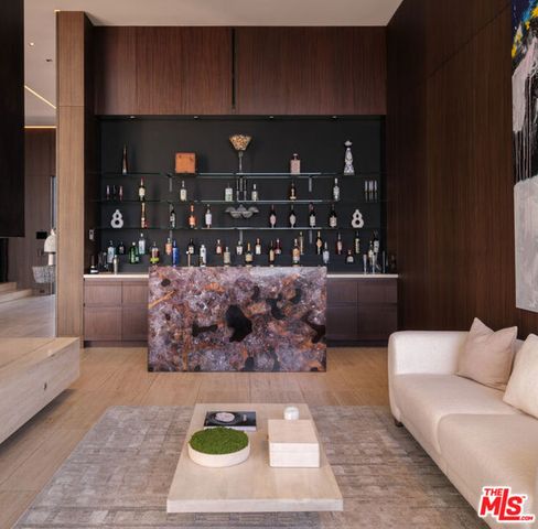 1305 Collingwood Place, Los Angeles, CA 90069
