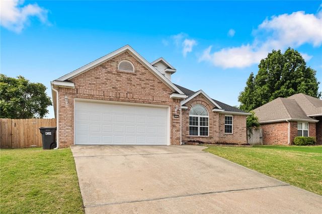 3099 Eagle Crest Circle, Springdale, AR 72762