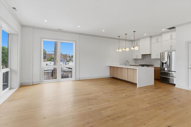 6414 N Francisco Avenue 101, Chicago, IL 60645