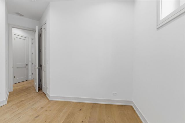 6414 N Francisco Avenue 101, Chicago, IL 60645