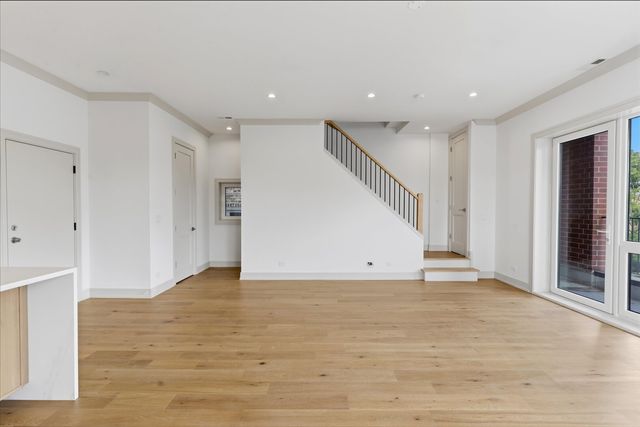 6414 N Francisco Avenue 101, Chicago, IL 60645