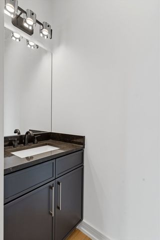 6414 N Francisco Avenue 101, Chicago, IL 60645