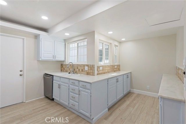 915 Coastline, Seal Beach, CA 90740