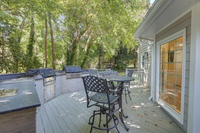 235 Saint Martins SE Drive, Mableton, GA 30126