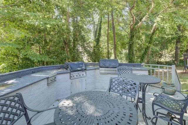 235 Saint Martins SE Drive, Mableton, GA 30126