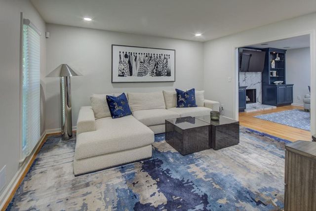 235 Saint Martins SE Drive, Mableton, GA 30126