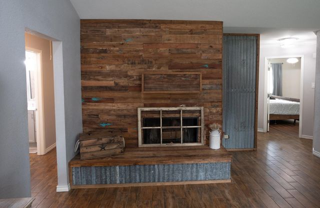 10 Wagon Lane Loop, Angleton, TX 77515