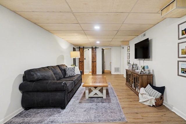 1022 Belmont Dr, Dickson, TN 37055