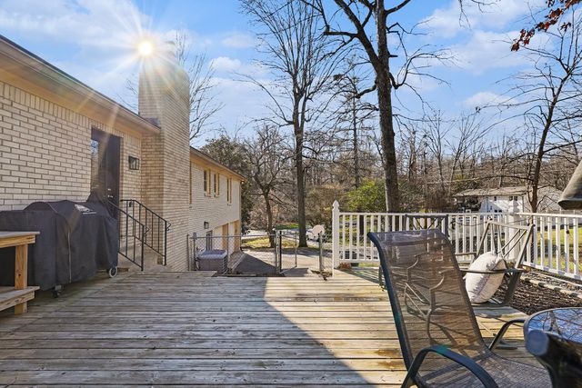 1022 Belmont Dr, Dickson, TN 37055