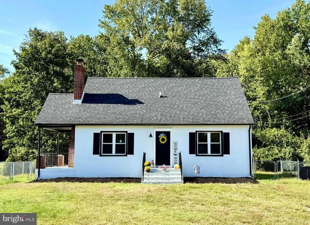 60 N DUPONT RD, Carneys Point, NJ 08069