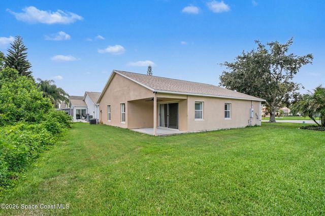 2476 Hidden Pine Lane NE, Palm Bay, FL 32905