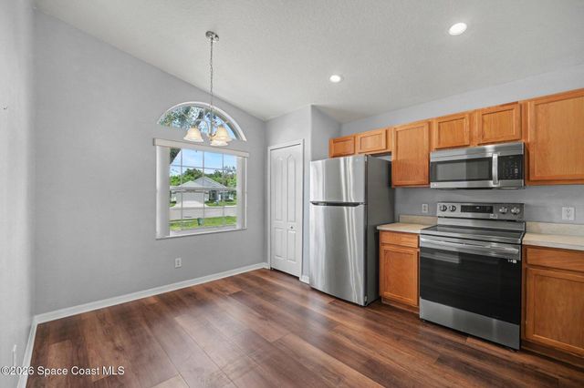 2476 Hidden Pine Lane NE, Palm Bay, FL 32905