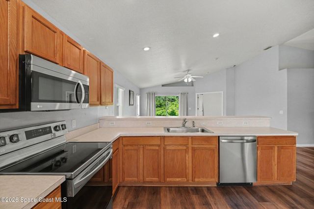 2476 Hidden Pine Lane NE, Palm Bay, FL 32905